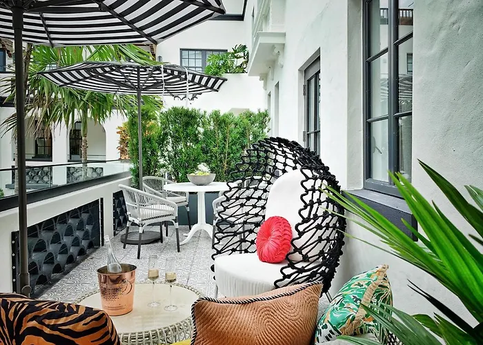 Best Palm Beach Luxury Hotels for Discerning Travelers