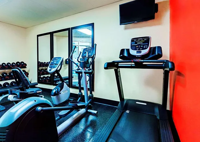 Top Hotels with Airport Shuttle in Appleton